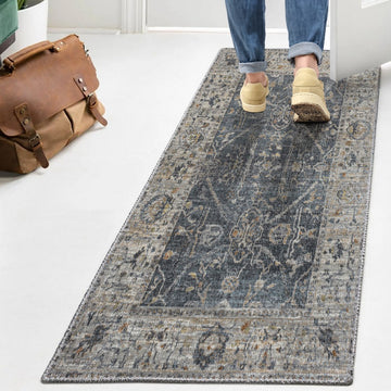 Brandy Rustic Border Low-Pile Machine-Washable Area Rug